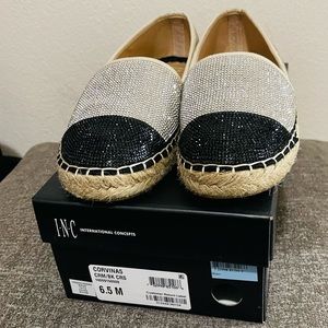 Bedazzle Black and Diamond Rhinestones. Size 6.5